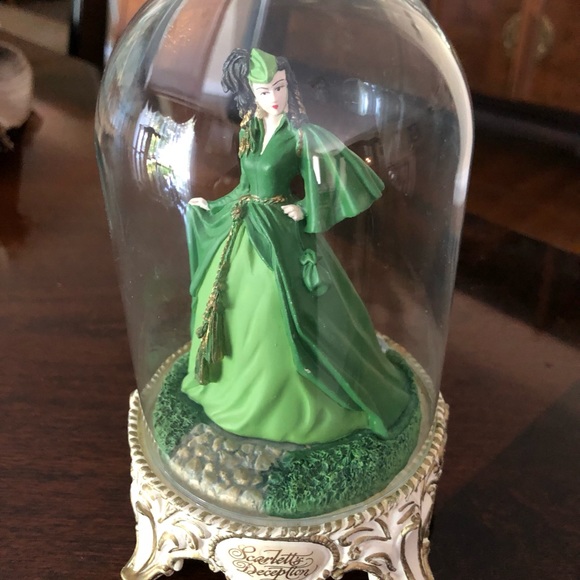 Previously owned Scarlet O’Hara Collectible from “Gone With The Wind” - Picture 8 of 8